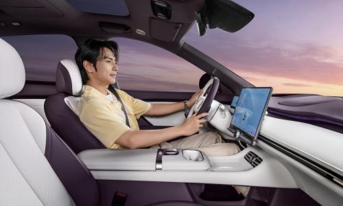 定位于新锐科技智能SUV,天枢大满配长安启源Q06上市,限时权益价13.59万元起