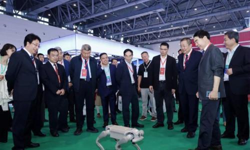 东软与智身科技联合发布教育具身智能解决方案