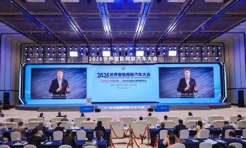 康林松、佟欧福同台点赞"中国速度",并表示"奔驰不做旁观者"
